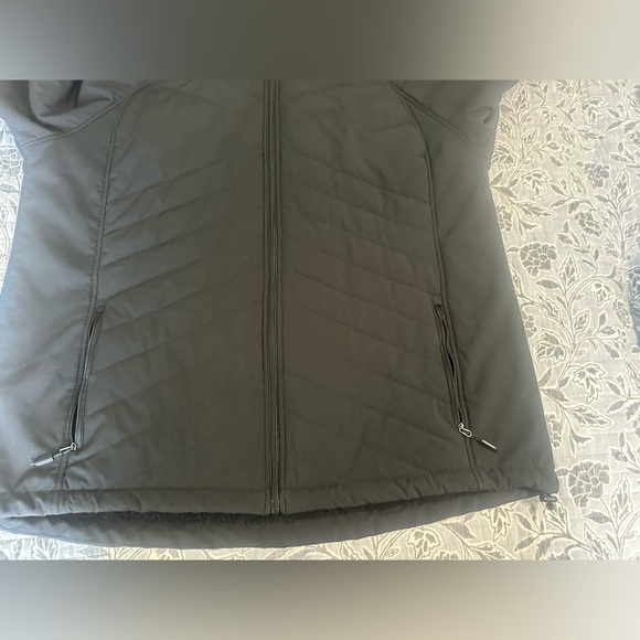 New Balance Black Puffer Jacket with Hood and Relaxed Fit - Picture 9 of 14